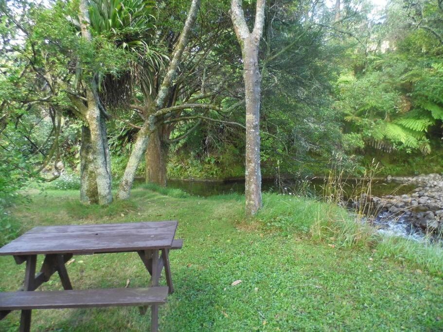 Warm Earth Cottages Aongatete Eksteriør billede